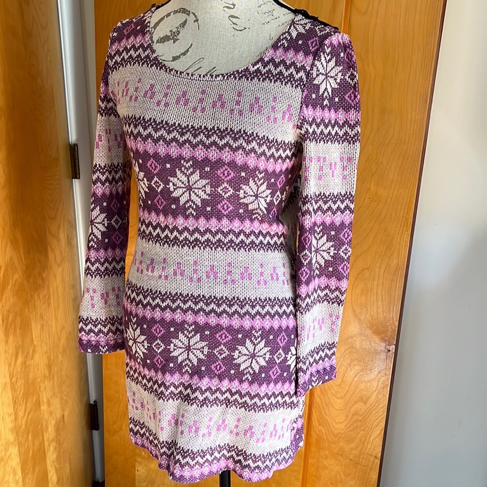 Solitaire sweater dress with lace back